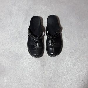 Clarks black sandals 7M